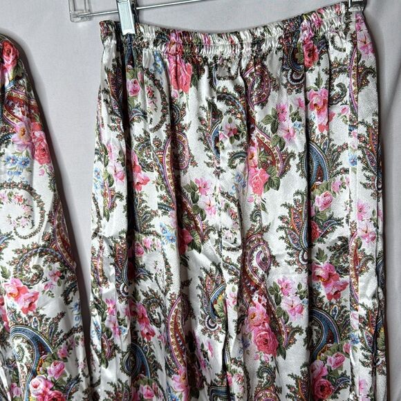 Victoria's Secret Vintage Gold Label Paisley/Rose Silky Pajama Set. Size Small. - Picture 9 of 10